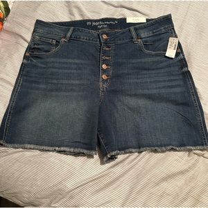 Woman’s Plus Size Shorts M Jeans By Maurice’s High Rise NWT Size 20W